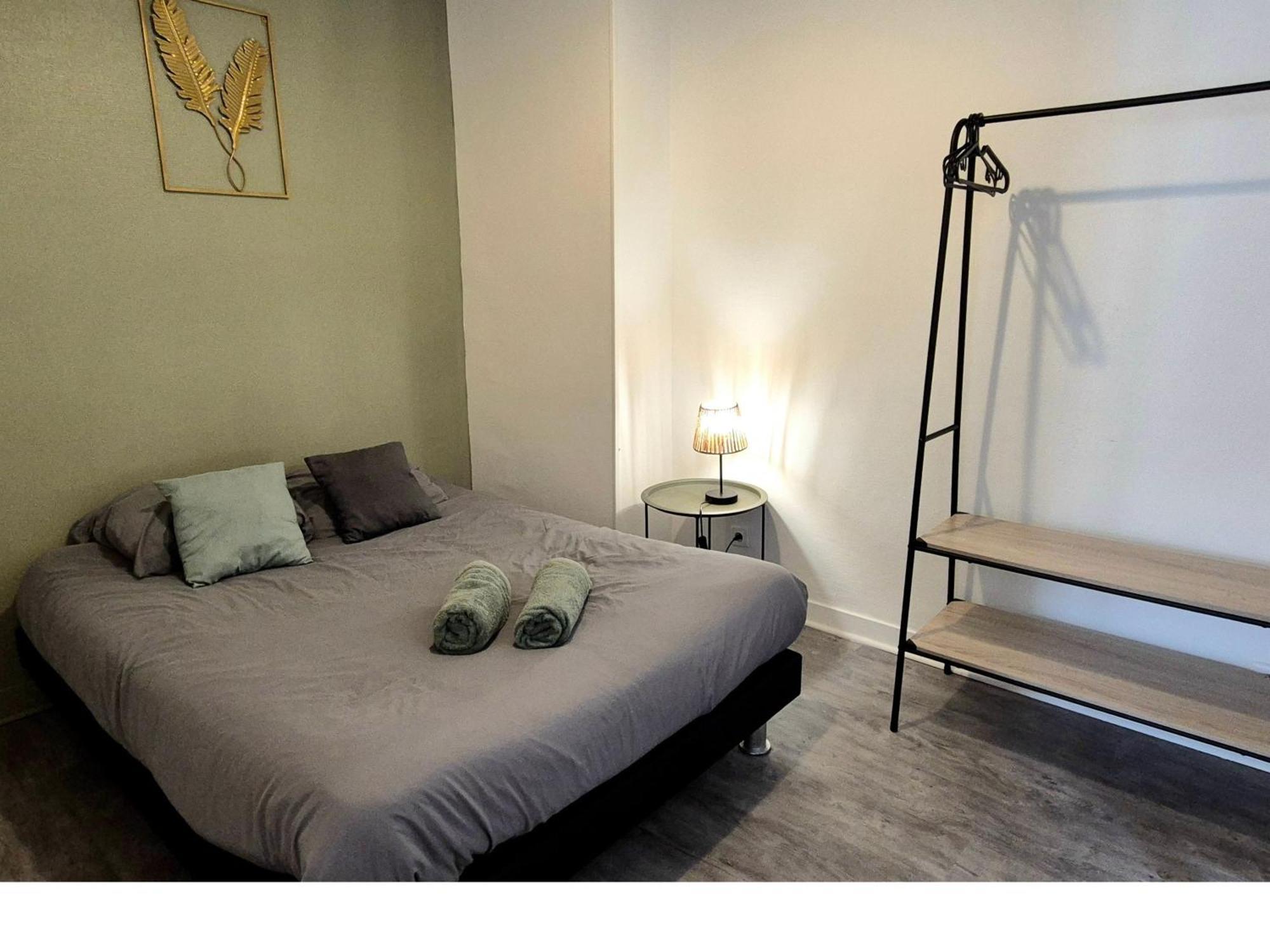 Verdant Oasis - Proche Du Centre - Wifi Gratuit - Parking A Proximite Lourdes Esterno foto